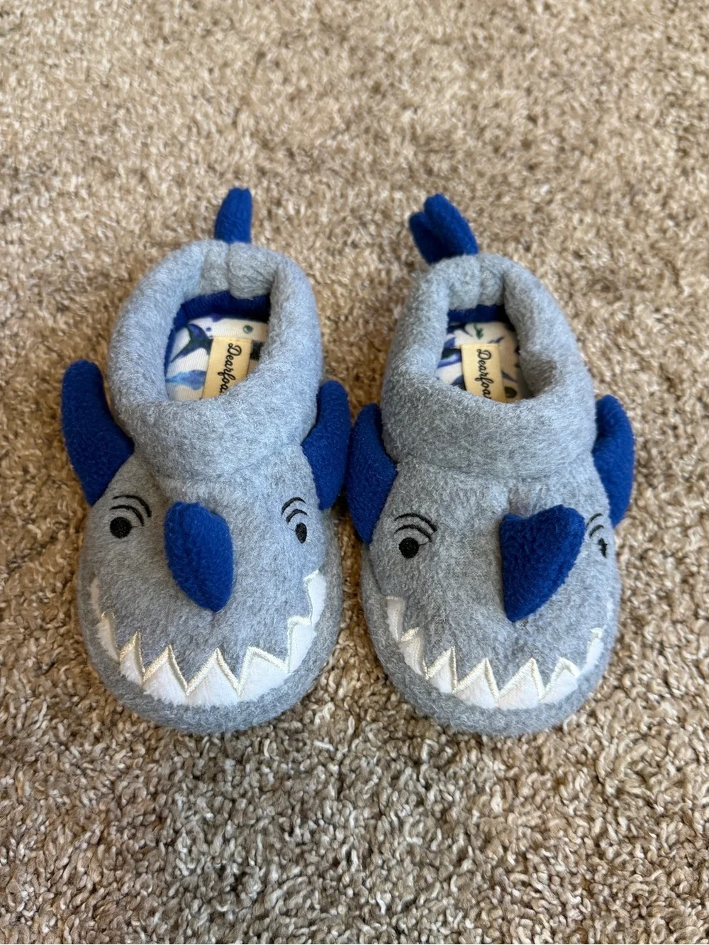 Dearfoams Toddler Boy’s Grey Blue Peyton Shark Clog Slippers 5-6 Ocean Novelty